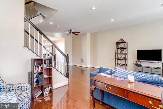 2342 HUNTINGTON STATION CT, Alexandria, VA 22303