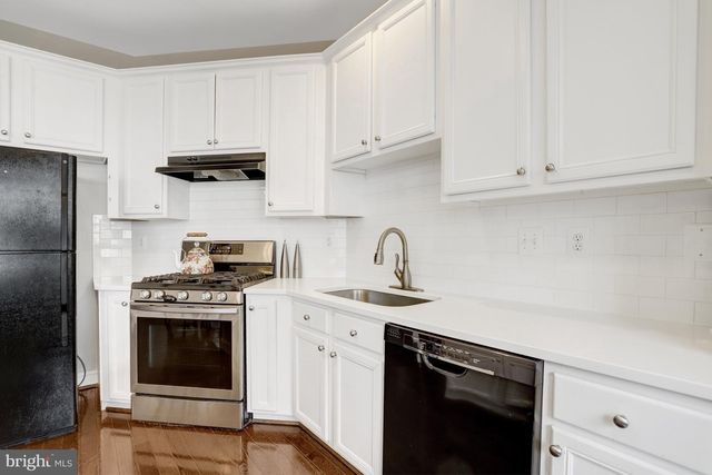 2342 HUNTINGTON STATION CT, Alexandria, VA 22303