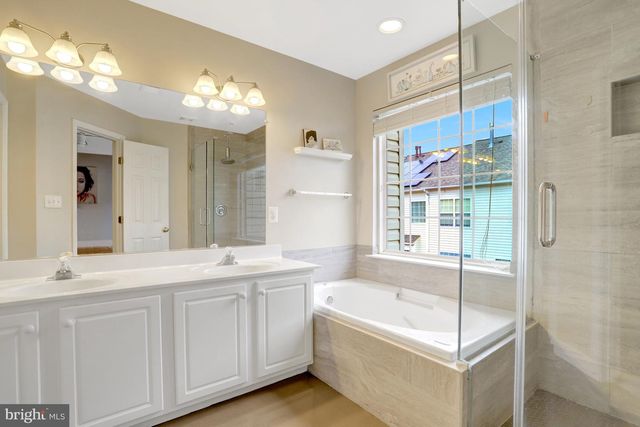 2342 HUNTINGTON STATION CT, Alexandria, VA 22303