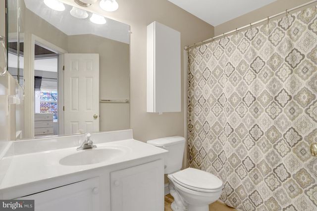 2342 HUNTINGTON STATION CT, Alexandria, VA 22303