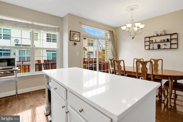 2342 HUNTINGTON STATION CT, Alexandria, VA 22303