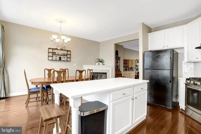 2342 HUNTINGTON STATION CT, Alexandria, VA 22303