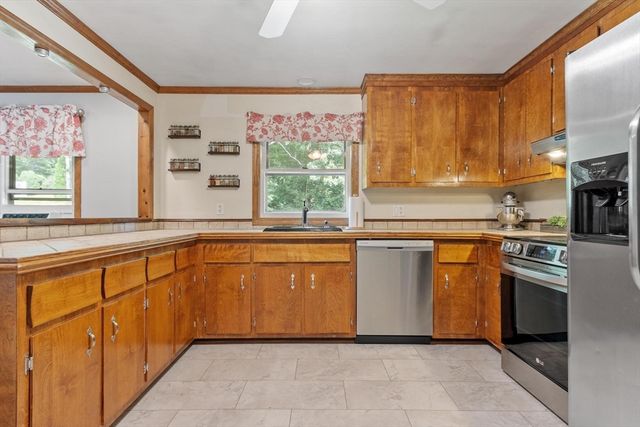 132 Main St., Holden, MA 01520