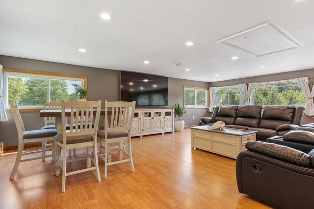 132 Main St., Holden, MA 01520