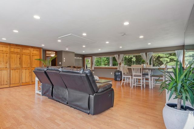 132 Main St., Holden, MA 01520