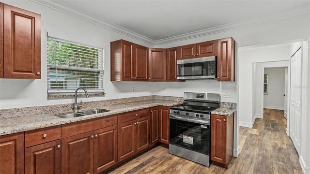 1821 W CHASE STREET, Lakeland, FL 33815
