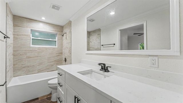 1821 W CHASE STREET, Lakeland, FL 33815