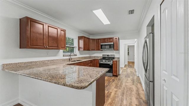 1821 W CHASE STREET, Lakeland, FL 33815