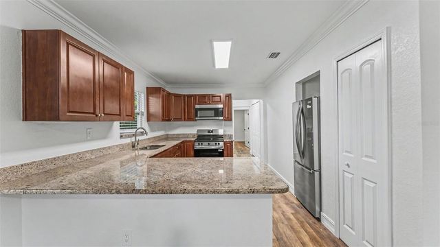 1821 W CHASE STREET, Lakeland, FL 33815