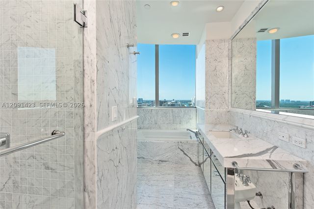 17475 Collins Ave 2003, Sunny Isles Beach, FL 33160