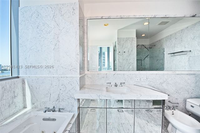 17475 Collins Ave 2003, Sunny Isles Beach, FL 33160