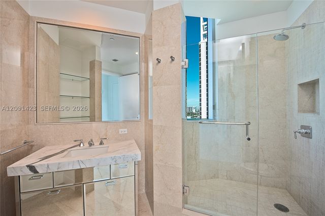 17475 Collins Ave 2003, Sunny Isles Beach, FL 33160