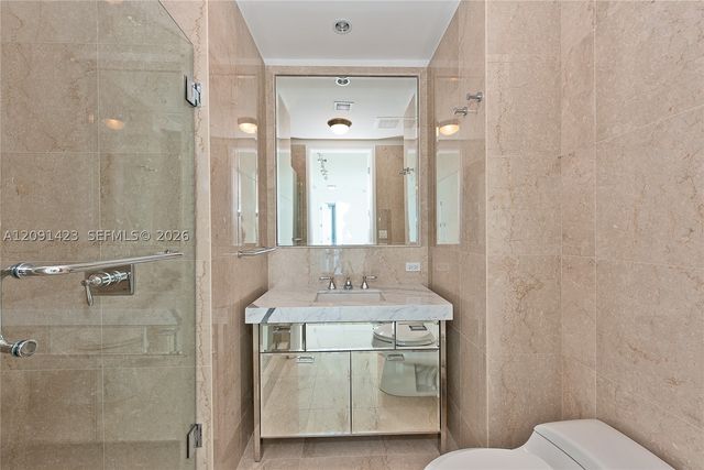 17475 Collins Ave 2003, Sunny Isles Beach, FL 33160