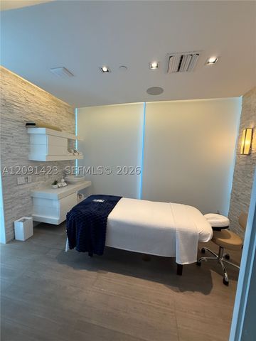 17475 Collins Ave 2003, Sunny Isles Beach, FL 33160