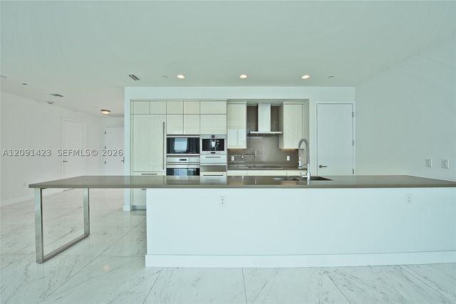 17475 Collins Ave 2003, Sunny Isles Beach, FL 33160