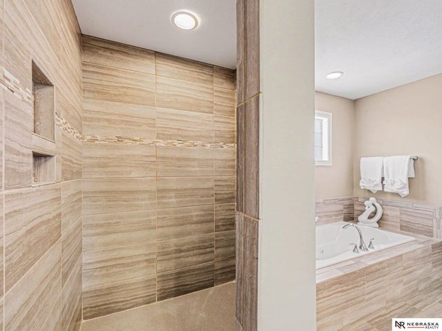 13608 S 43rd Street, Bellevue, NE 68123