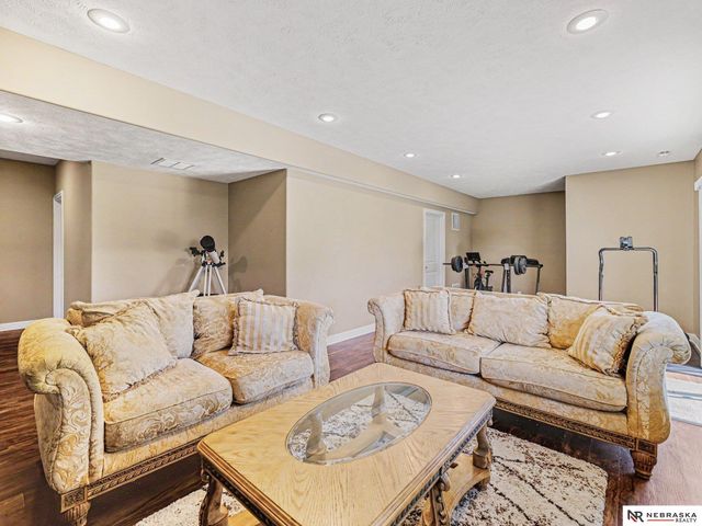 13608 S 43rd Street, Bellevue, NE 68123