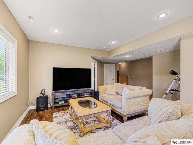 13608 S 43rd Street, Bellevue, NE 68123