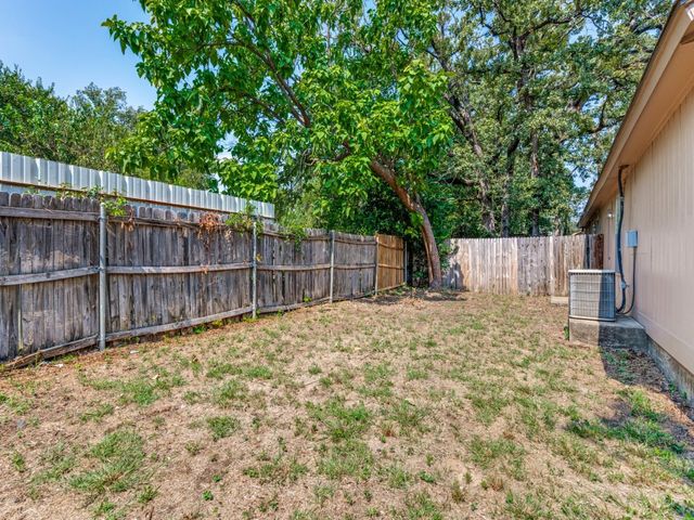 518 Jordan Lane, Arlington, TX 76012