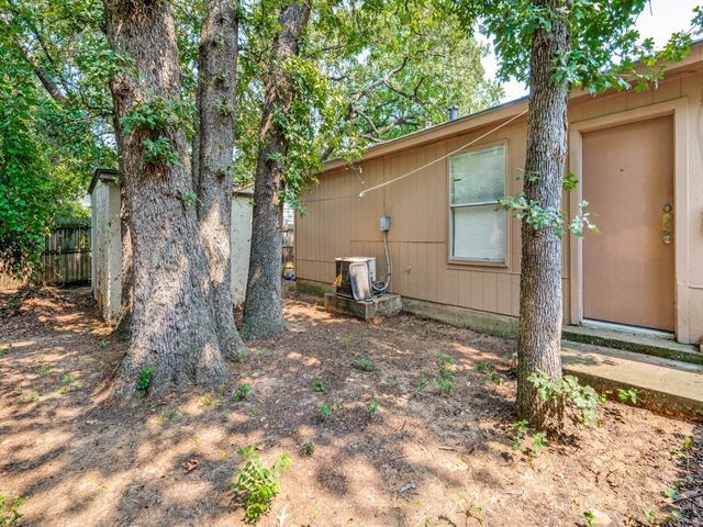 518 Jordan Lane, Arlington, TX 76012