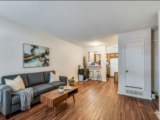 518 Jordan Lane, Arlington, TX 76012