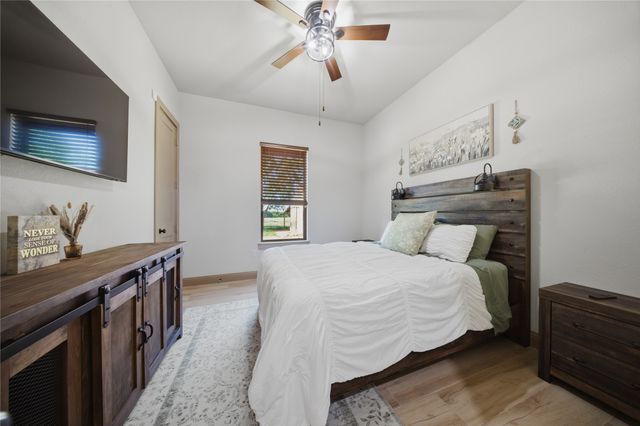 958 Cedar Mills Road, Gordonville, TX 76245