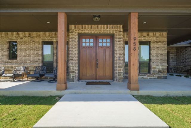 958 Cedar Mills Road, Gordonville, TX 76245