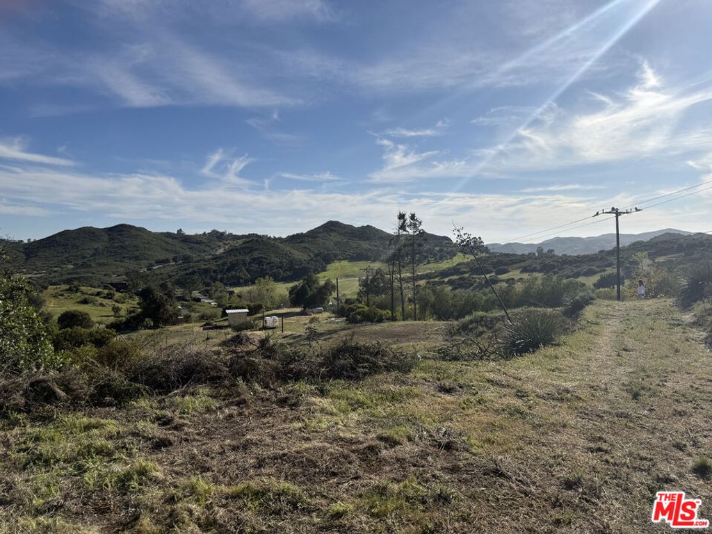 Image 10 of property listing at 33477 Mulholland Highway, Malibu, CA 90265