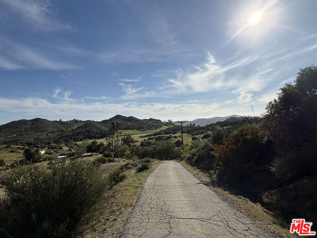 Image 13 of property listing at 33477 Mulholland Highway, Malibu, CA 90265