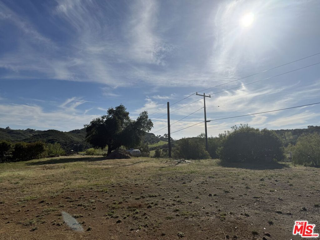 Image 2 of property listing at 33477 Mulholland Highway, Malibu, CA 90265