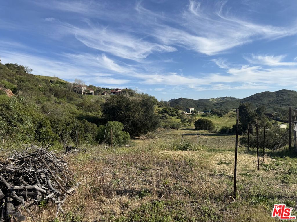 Image 4 of property listing at 33477 Mulholland Highway, Malibu, CA 90265