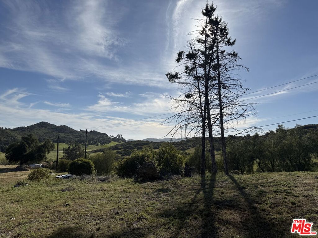 Image 6 of property listing at 33477 Mulholland Highway, Malibu, CA 90265