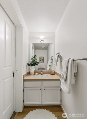 20217 102nd Place SE, Kent, WA 98031