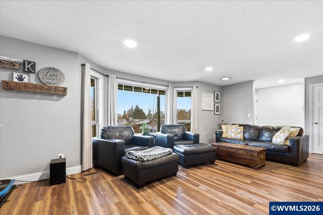 190 Kashmir St SE, Salem, OR 97306