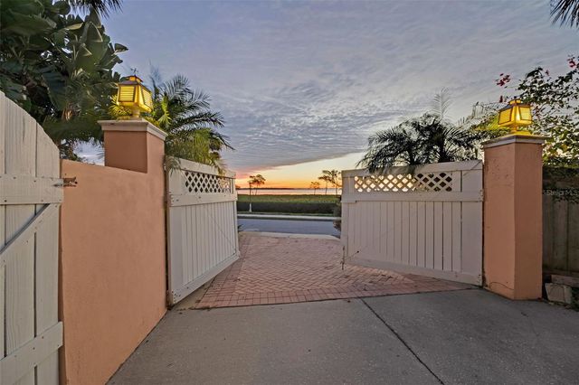 1407 N BAYSHORE DRIVE, Safety Harbor, FL 34695