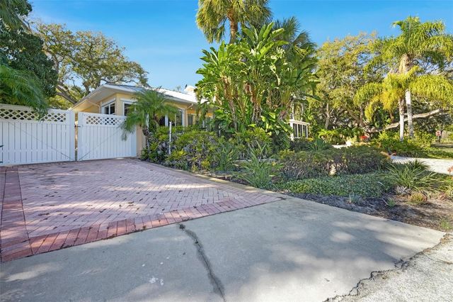 1407 N BAYSHORE DRIVE, Safety Harbor, FL 34695