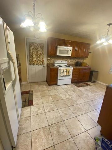 2003 W Starmount Way, Decatur, GA 30032