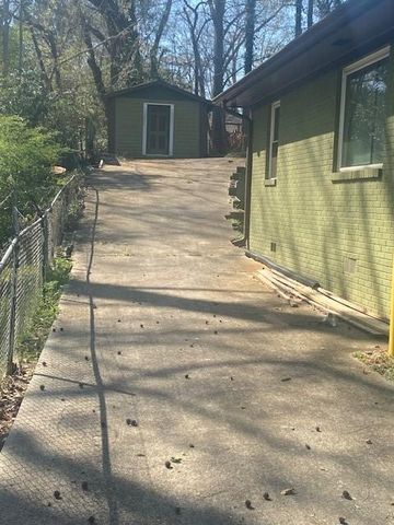 2003 W Starmount Way, Decatur, GA 30032