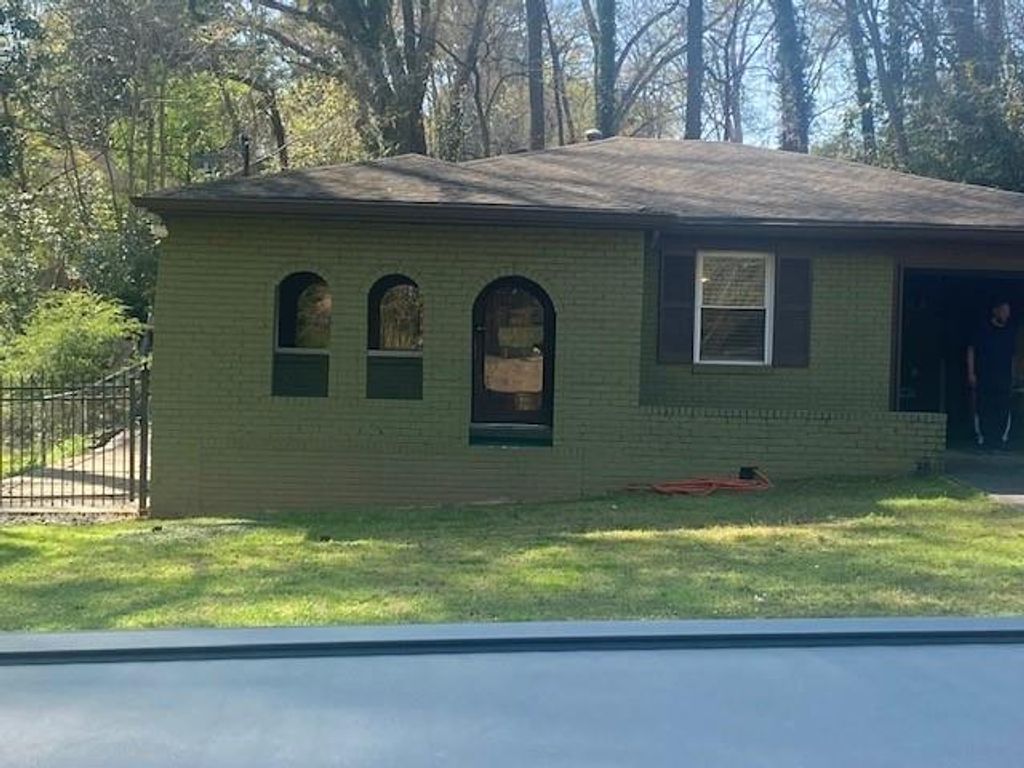 2003 W Starmount Way, Decatur, GA 30032