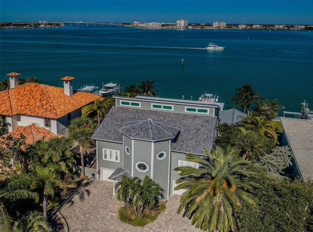 297 1ST STREET W, St Petersburg, FL 33715