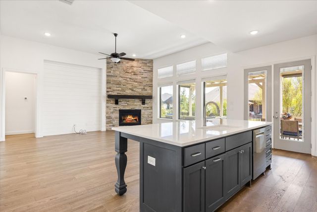 1109 Aviara Court, Granbury, TX 76048
