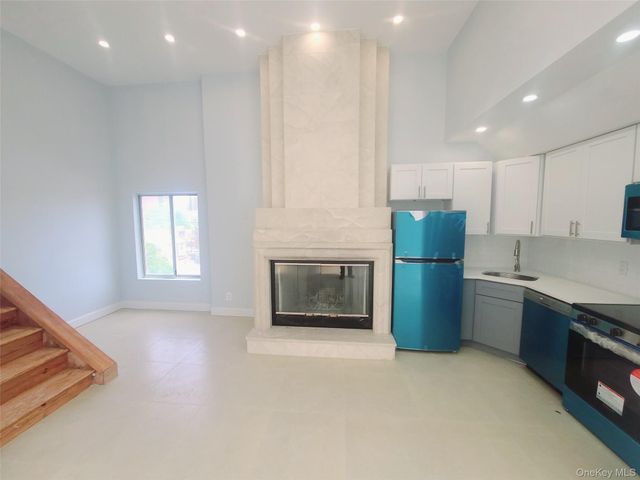 67-39 Clyde Street H, Forest Hills, NY 11375