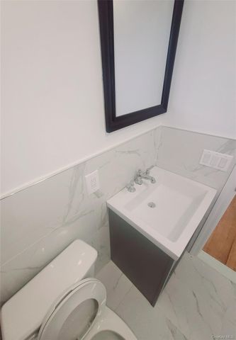 67-39 Clyde Street H, Forest Hills, NY 11375