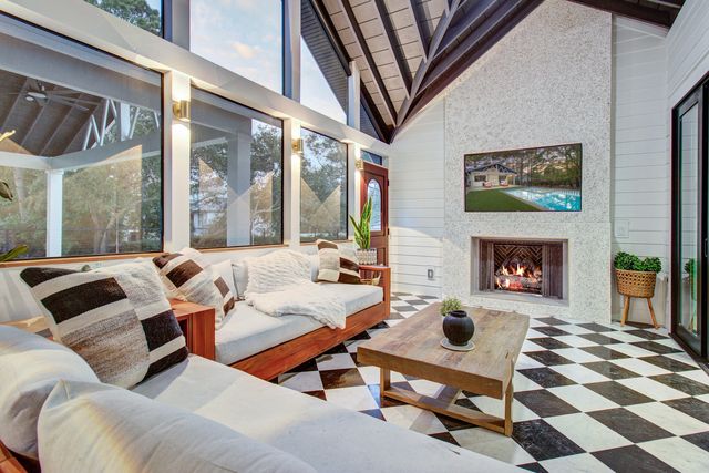 2918 Middle Street, Sullivans Island, SC 29482