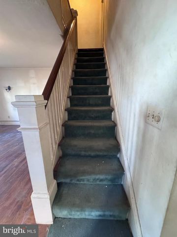 12 HILLSIDE RD, Reading, PA 19609