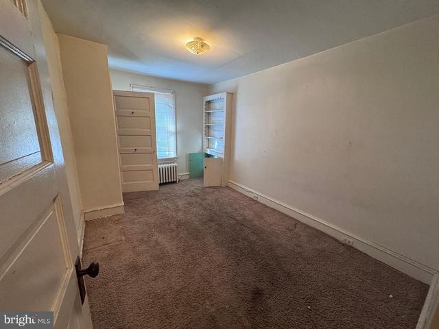 12 HILLSIDE RD, Reading, PA 19609