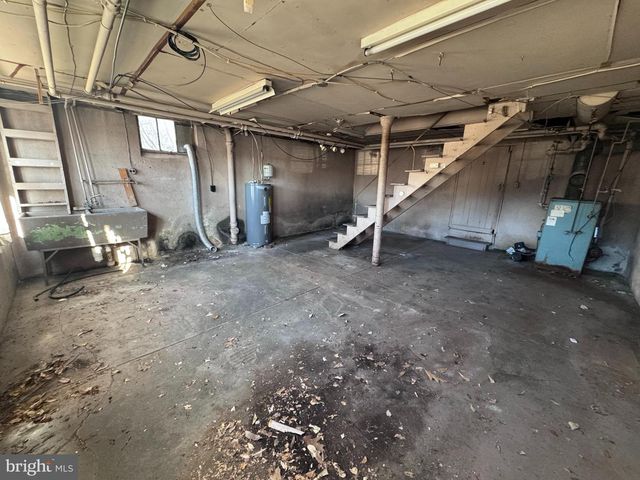 12 HILLSIDE RD, Reading, PA 19609