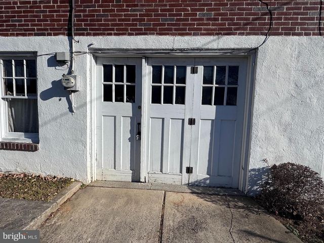 12 HILLSIDE RD, Reading, PA 19609