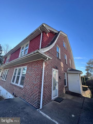 12 HILLSIDE RD, Reading, PA 19609