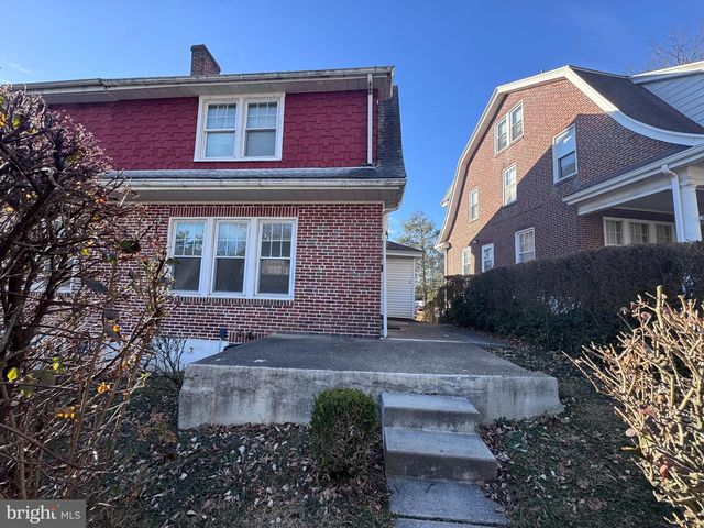 12 HILLSIDE RD, Reading, PA 19609